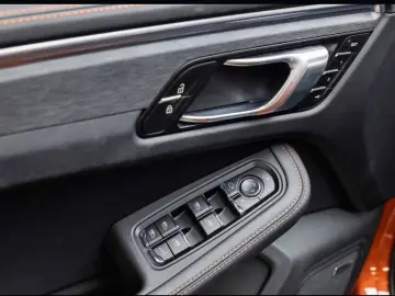 Porsche Macan GTS Air Pano 18-way SportChrono Surround