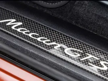 Porsche Macan GTS Air Pano 18-way SportChrono Surround