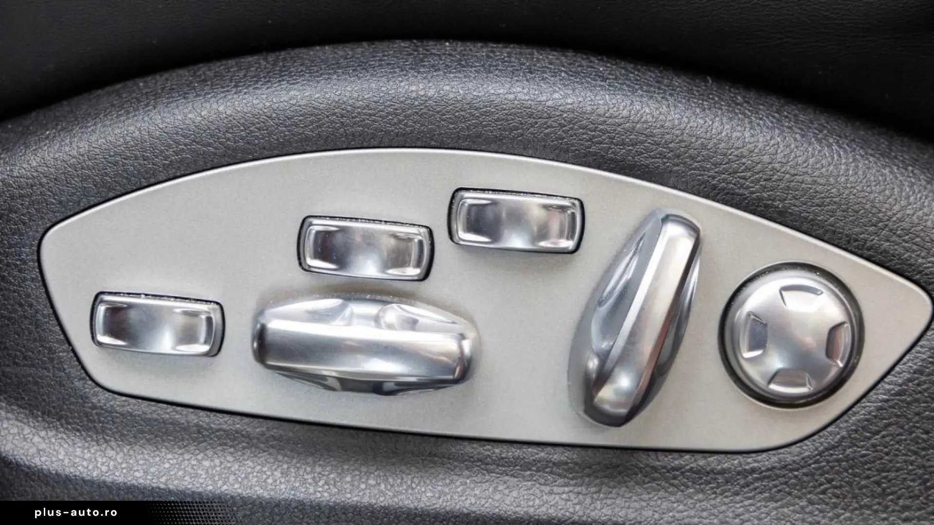 Porsche Macan GTS Air Pano 18-way SportChrono Surround