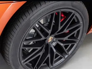 Porsche Macan GTS Air Pano 18-way SportChrono Surround