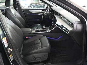 AUDI A6 Avant 45 TFSI quattro design LEDER PANO