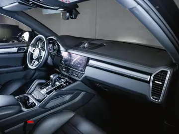 PORSCHE Cayenne E-Hybrid Coupé Platinum Edition Luftfede