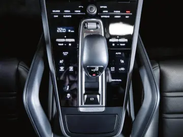 PORSCHE Cayenne E-Hybrid Coupé Platinum Edition Luftfede