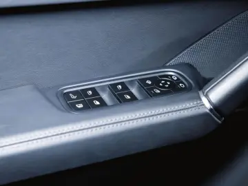 PORSCHE Cayenne E-Hybrid Coupé Platinum Edition Luftfede
