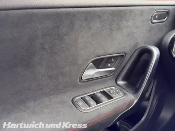 Mercedes-Benz CLA 250 e AMG Line camera Ambiente LED