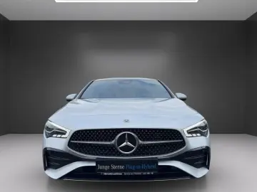 Mercedes-Benz CLA 250 e AMG Line camera Ambiente LED
