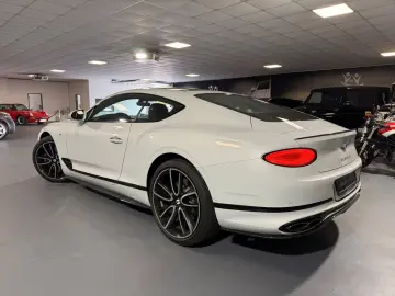 BENTLEY Continental GT V8 Mulliner Blackline Carbon Pano