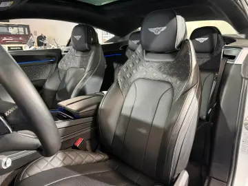 BENTLEY Continental GT V8 Mulliner Blackline Carbon Pano