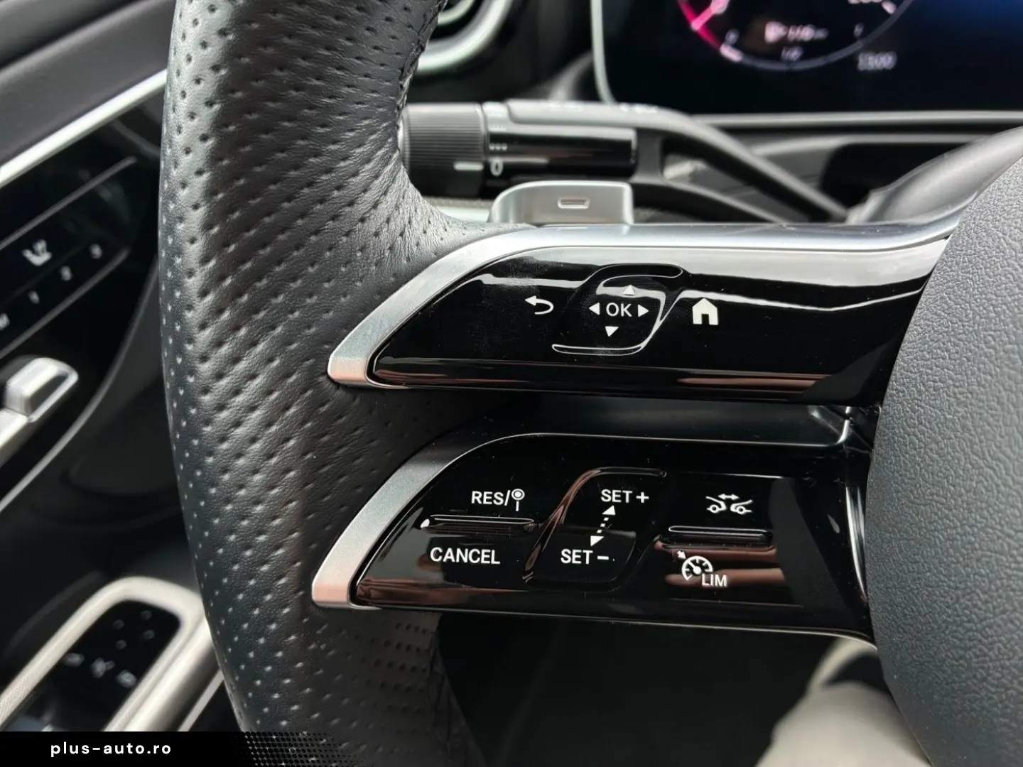 MERCEDES-BENZ CLE 220 d Coupé AMG Pano DigLight Mem Kam