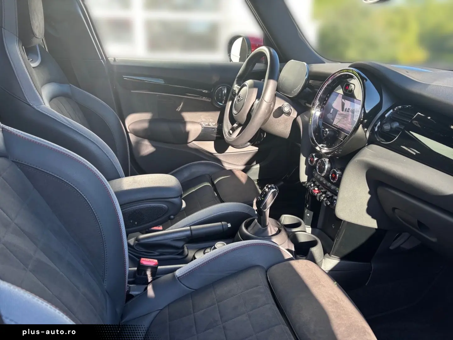 MINI Cooper 5-Türer Aut. Pano Navi LED RFK JCW Trim