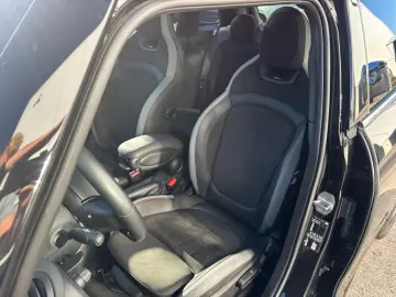 MINI Cooper 5-Türer Aut. Pano Navi LED RFK JCW Trim