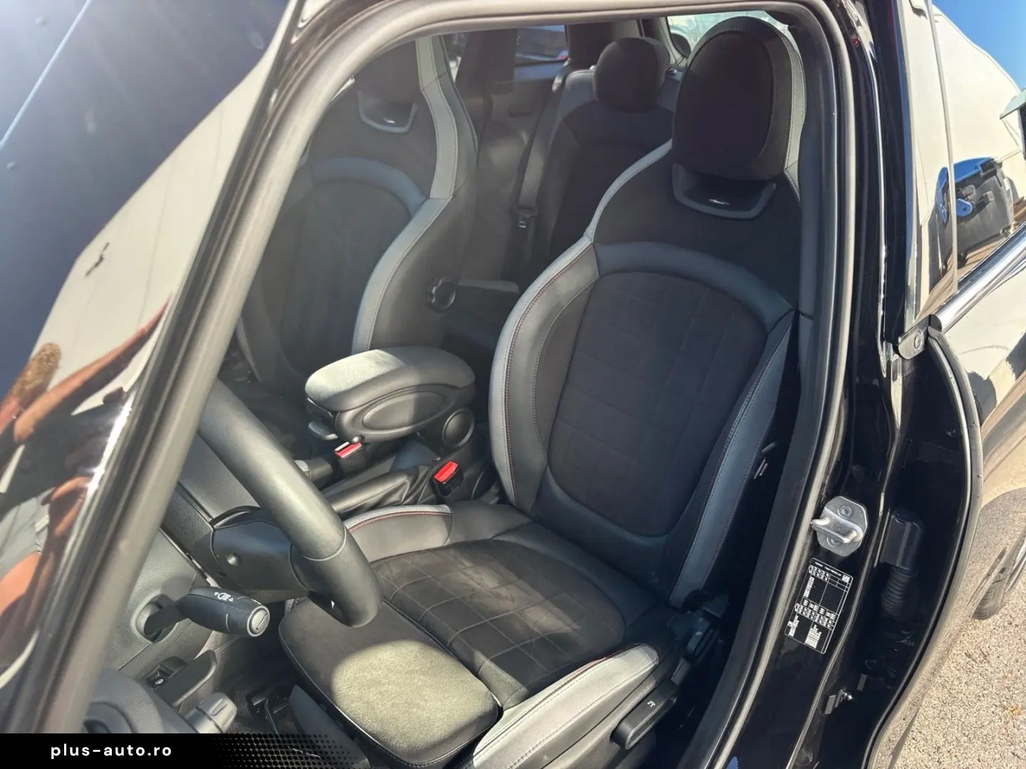 MINI Cooper 5-Türer Aut. Pano Navi LED RFK JCW Trim
