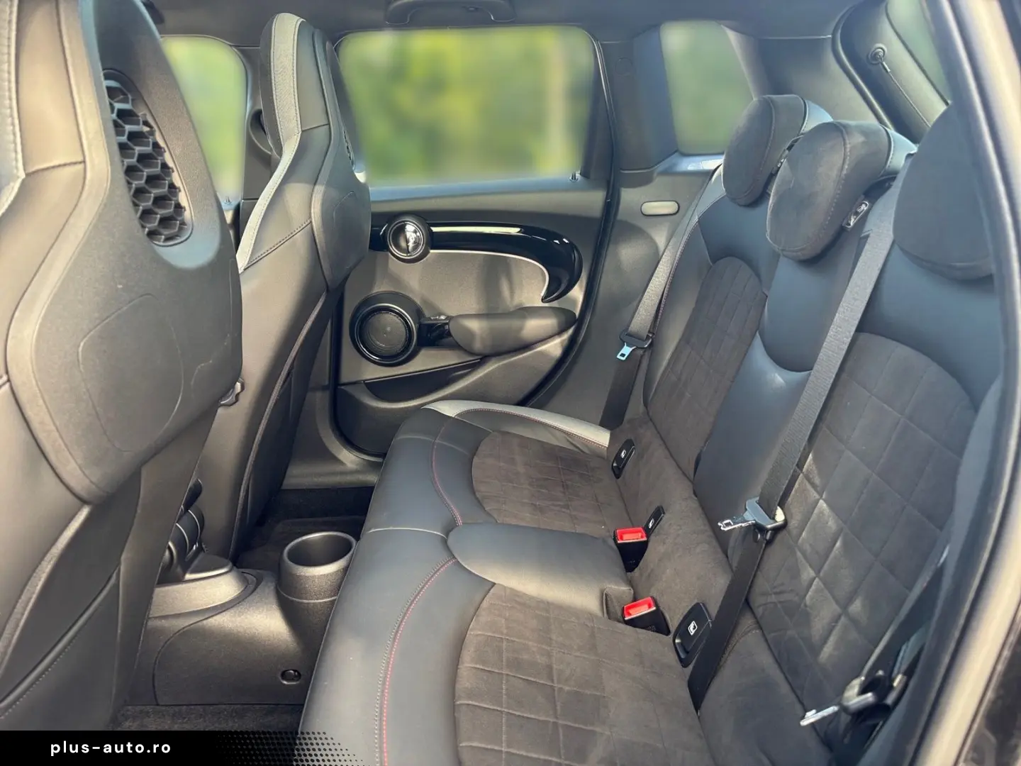 MINI Cooper 5-Türer Aut. Pano Navi LED RFK JCW Trim