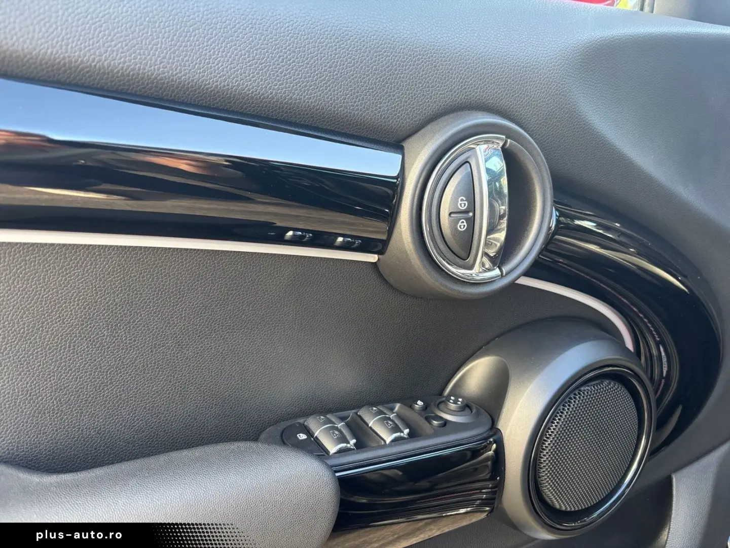 MINI Cooper 5-Türer Aut. Pano Navi LED RFK JCW Trim