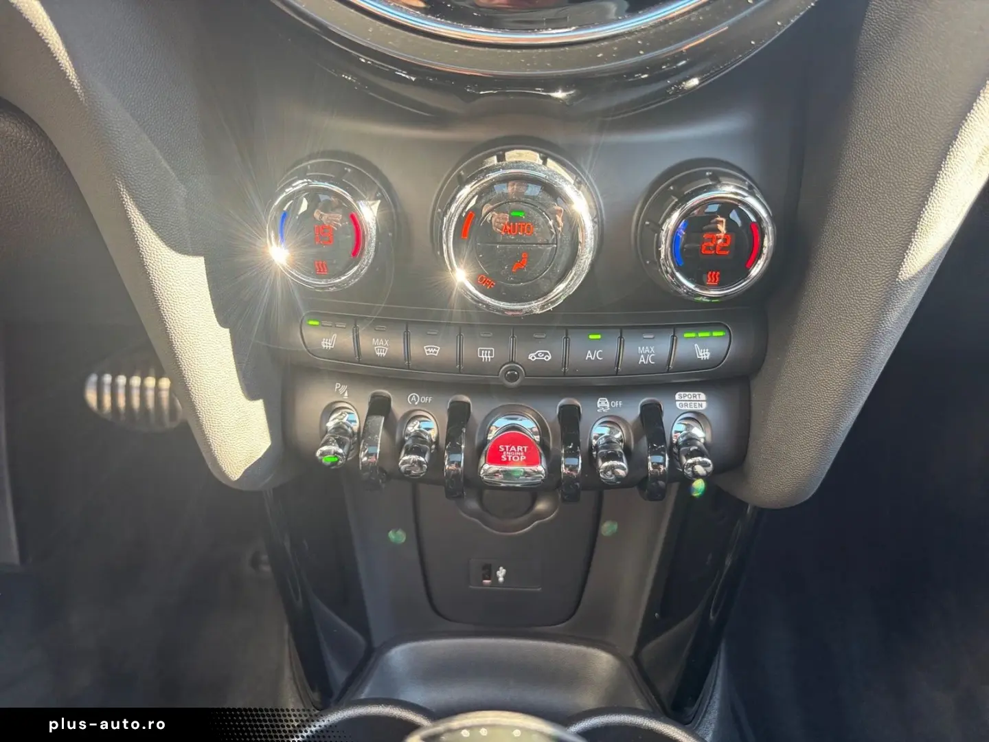 MINI Cooper 5-Türer Aut. Pano Navi LED RFK JCW Trim