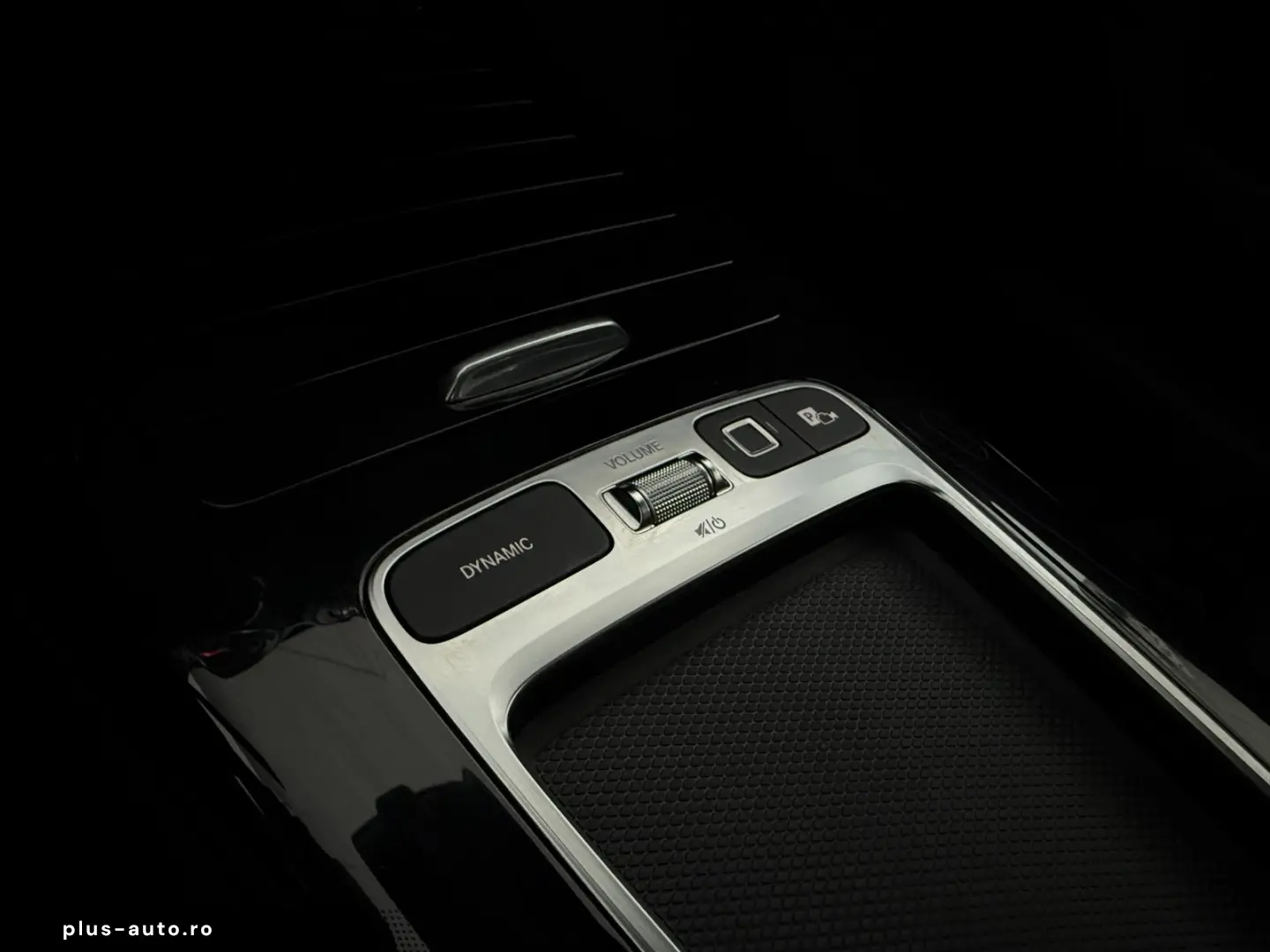 MERCEDES-BENZ CLA 220 AMG LINE  PANO  360  DIST  TOT  SPUR