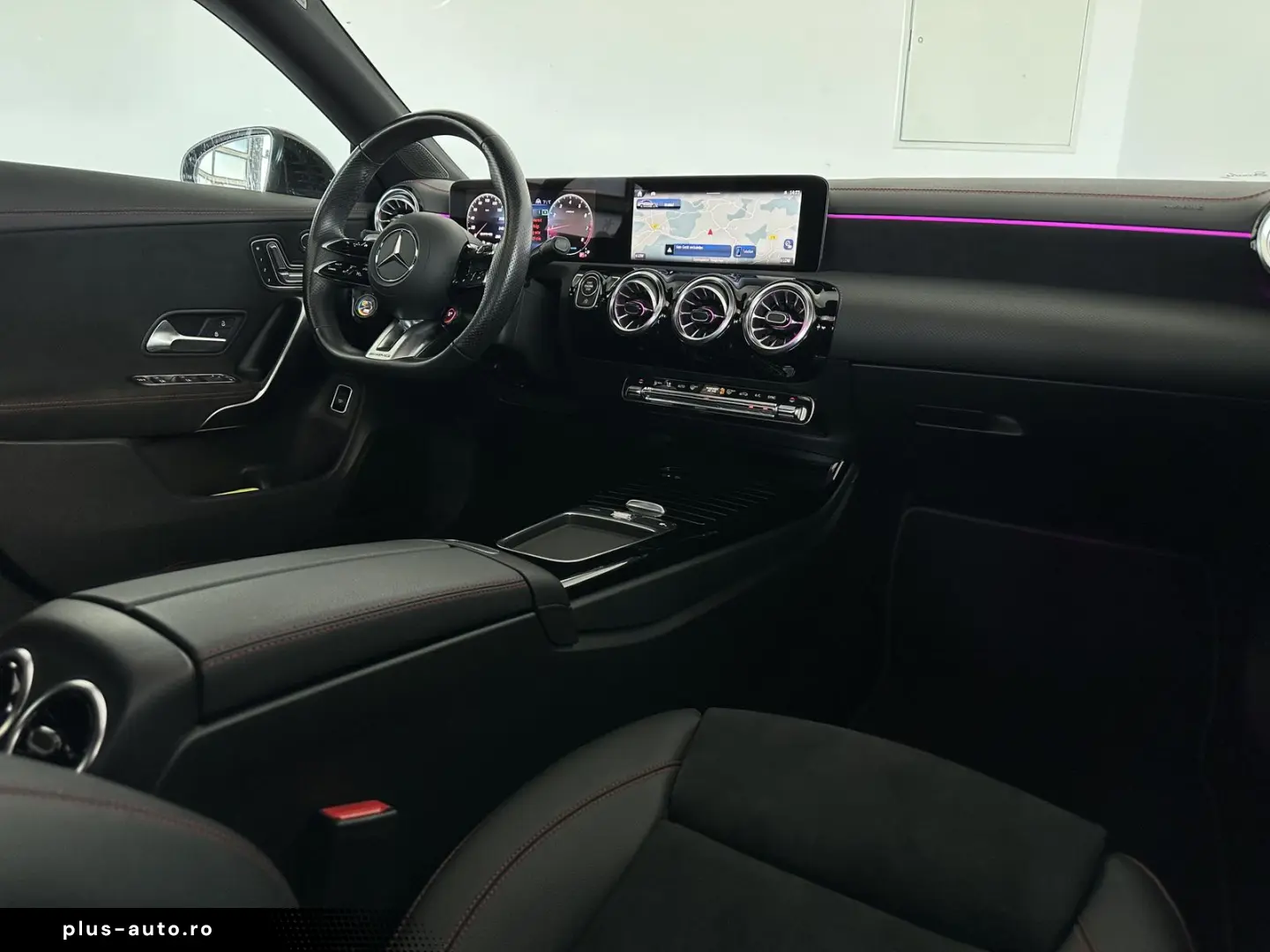 MERCEDES-BENZ CLA 35 AMG 4Matic  PANO HUD BURM 360 DIST TOT