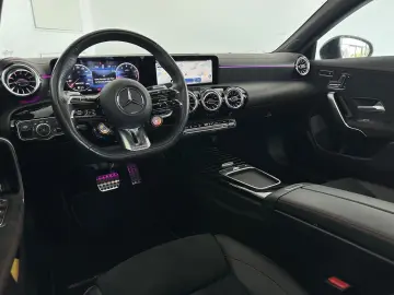 MERCEDES-BENZ CLA 35 AMG 4Matic  PANO HUD BURM 360 DIST TOT