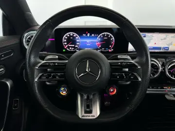 MERCEDES-BENZ CLA 35 AMG 4Matic  PANO HUD BURM 360 DIST TOT