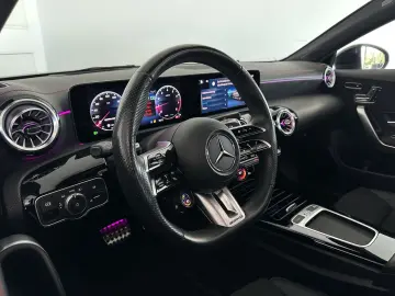 MERCEDES-BENZ CLA 35 AMG 4Matic  PANO HUD BURM 360 DIST TOT
