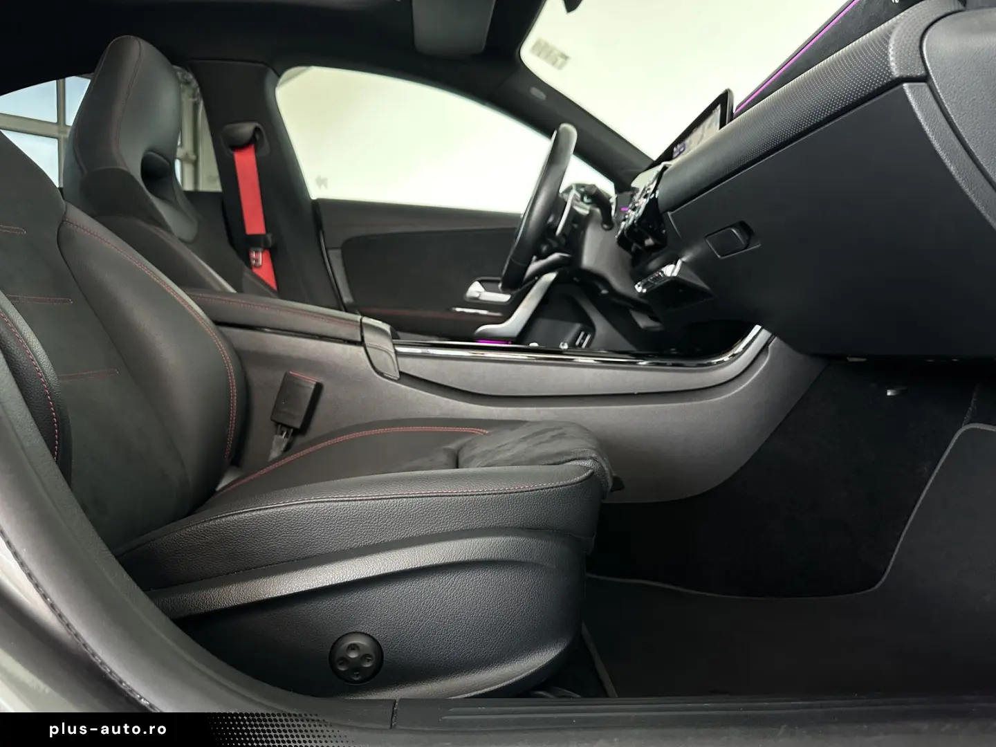 MERCEDES-BENZ CLA 35 AMG 4Matic  PANO HUD BURM 360 DIST TOT