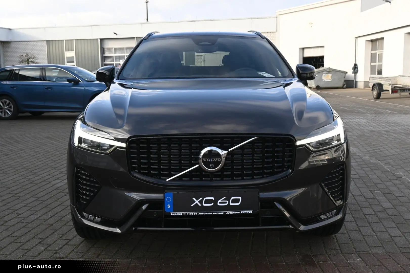 VOLVO XC60 B5 AWD Plus Dark H&K FSHZG 360  ACC AHK