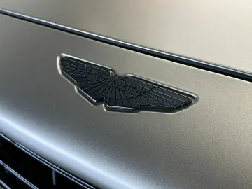 ASTON MARTIN DBX 707-Q Satin Titanium Grey - Full Carbon