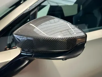 ASTON MARTIN DBX 707-Q Satin Titanium Grey - Full Carbon