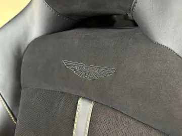 ASTON MARTIN DBX 707-Q Satin Titanium Grey - Full Carbon