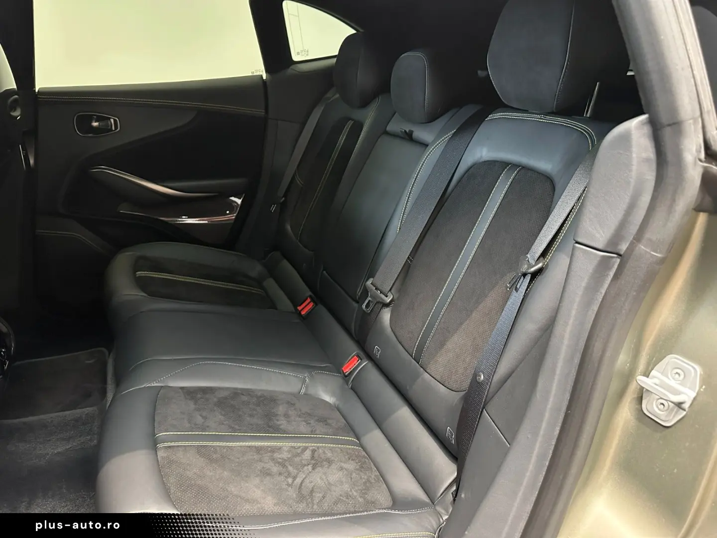 ASTON MARTIN DBX 707-Q Satin Titanium Grey - Full Carbon