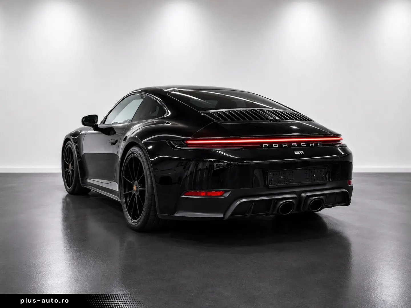PORSCHE 911 Carrera GTS T-Hybrid
