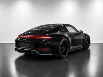 PORSCHE 911 Carrera GTS T-Hybrid