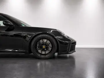 PORSCHE 911 Carrera GTS T-Hybrid