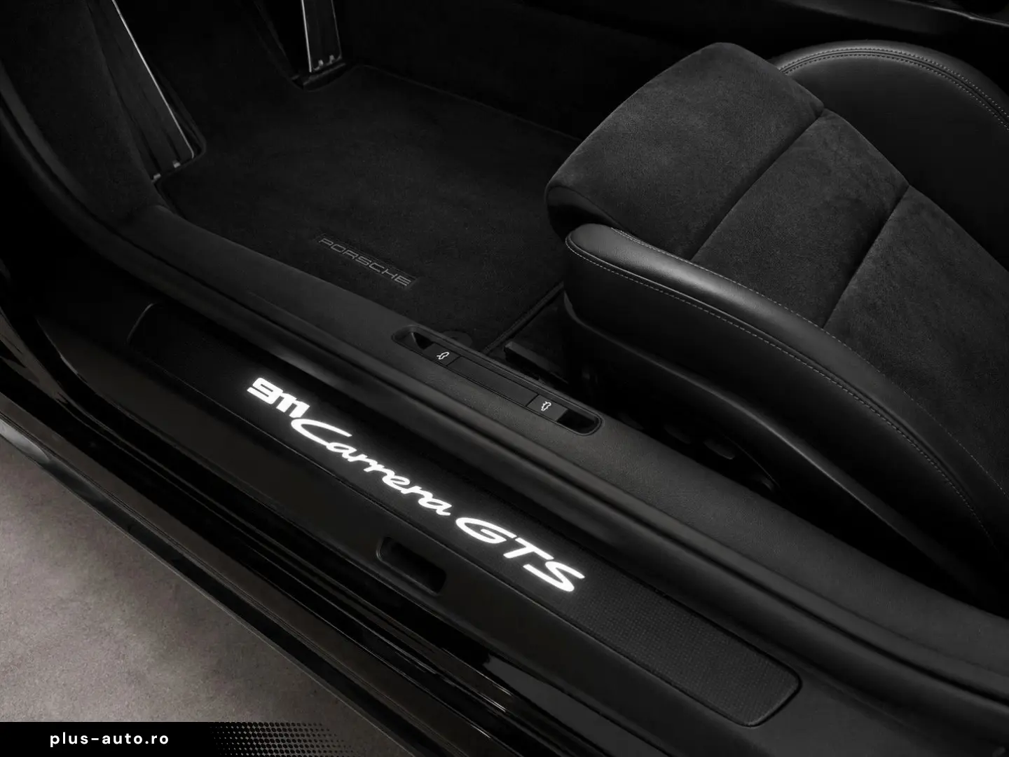 PORSCHE 911 Carrera GTS T-Hybrid
