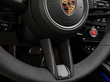 PORSCHE 911 Carrera GTS T-Hybrid