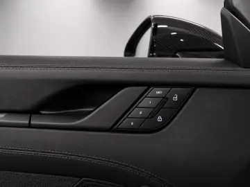 PORSCHE 911 Carrera GTS T-Hybrid