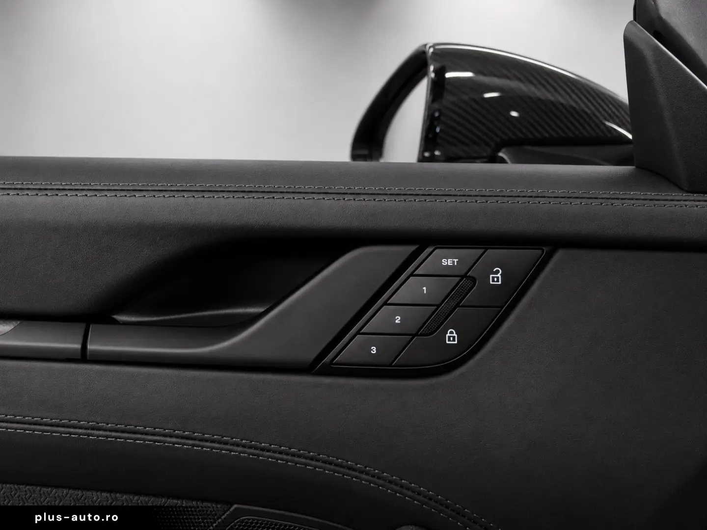 PORSCHE 911 Carrera GTS T-Hybrid