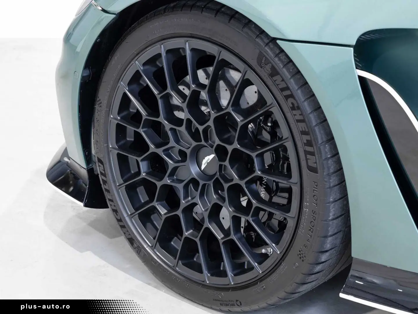ASTON MARTIN V12 Vantage Roadster -Racing Green-