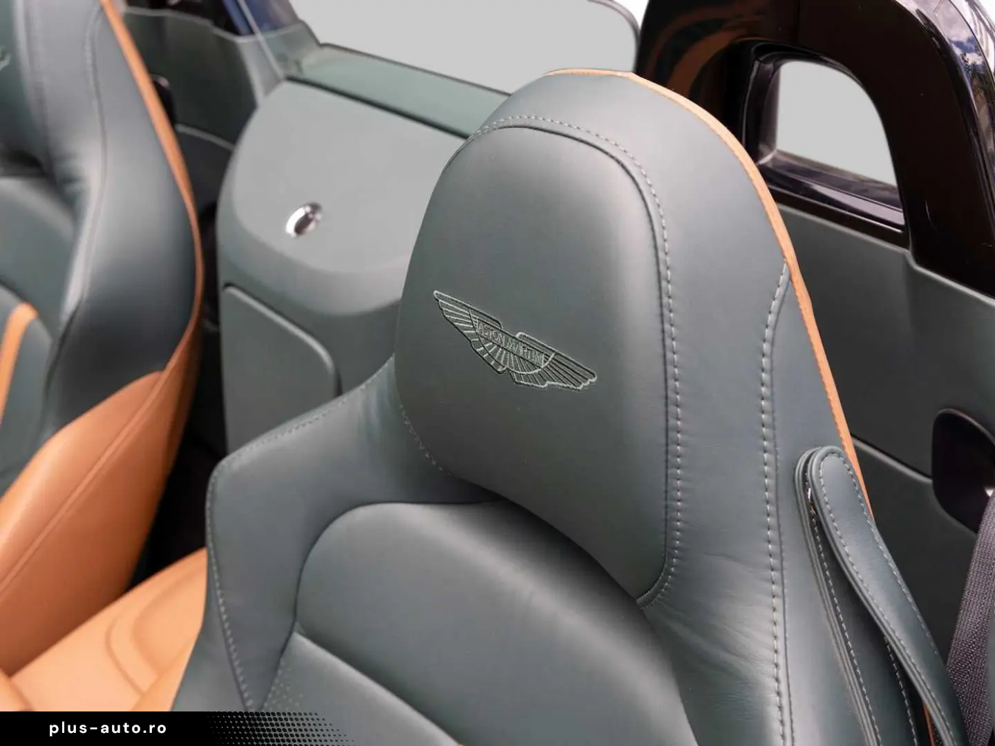 ASTON MARTIN V12 Vantage Roadster -Racing Green-