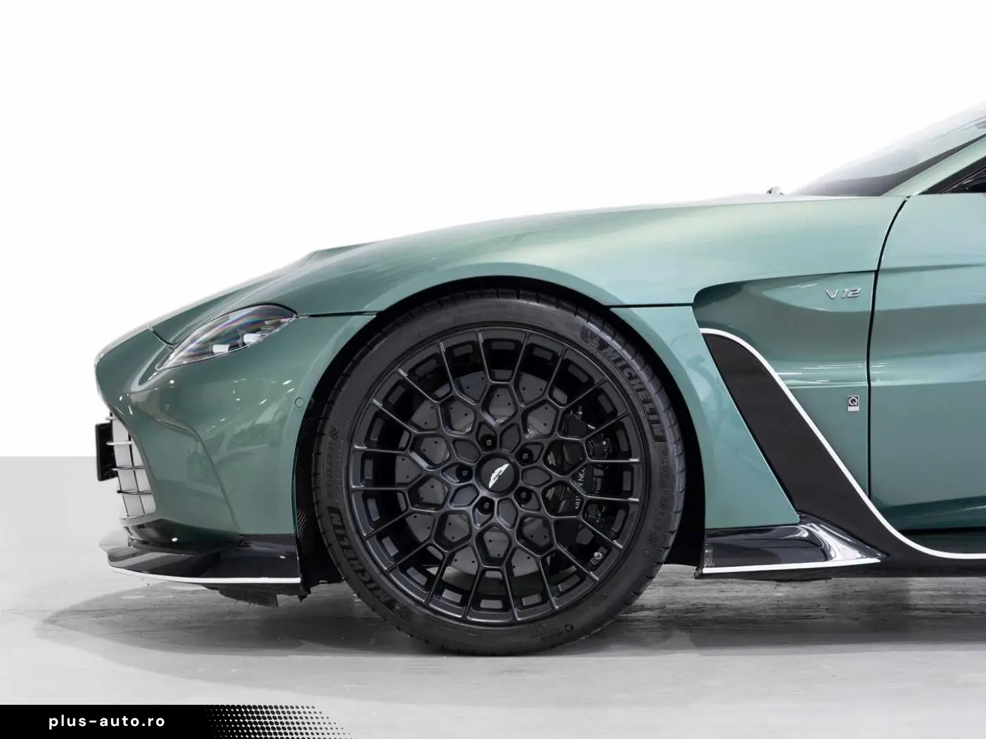 ASTON MARTIN V12 Vantage Roadster -Racing Green-