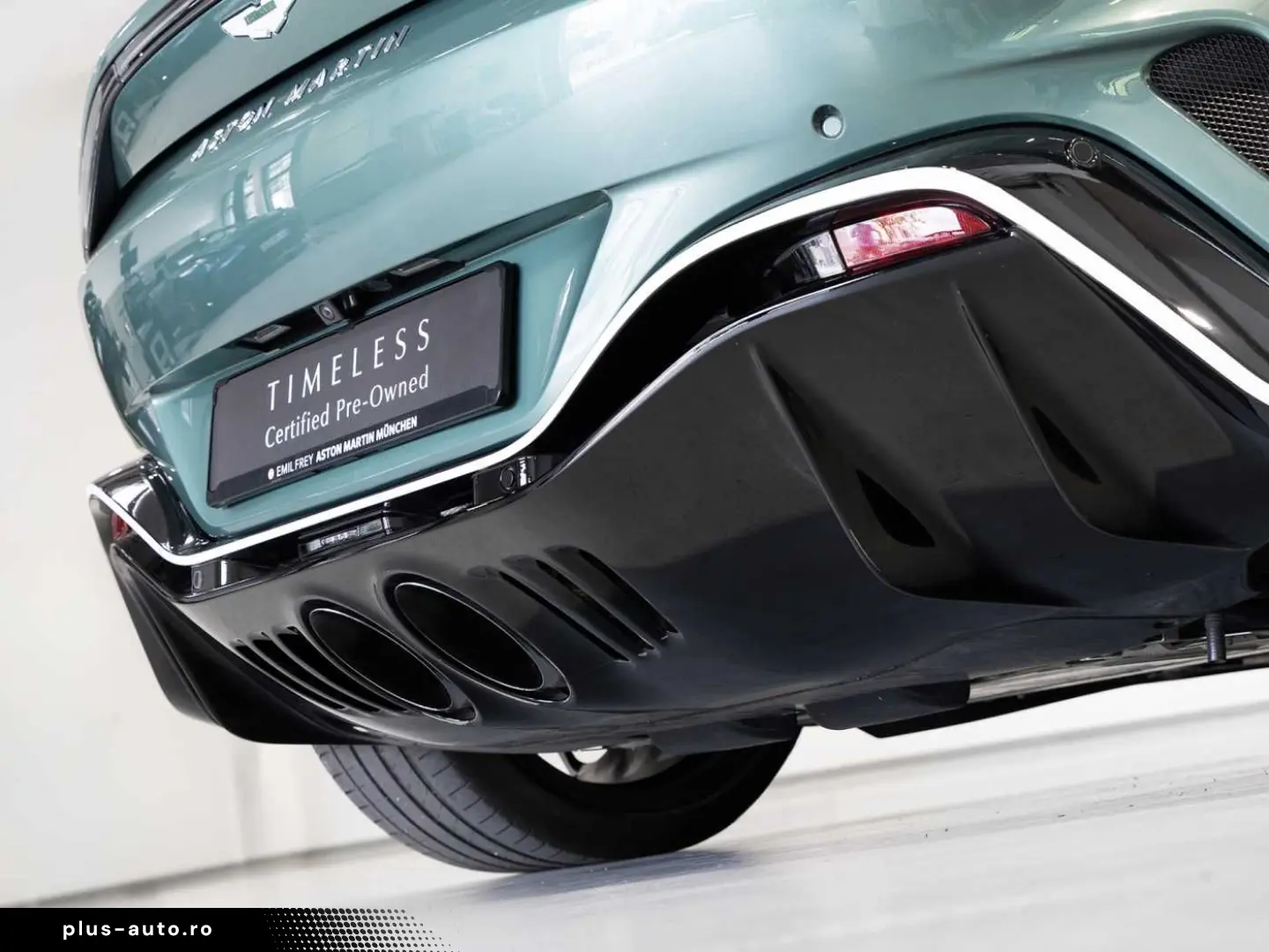 ASTON MARTIN V12 Vantage Roadster -Racing Green-