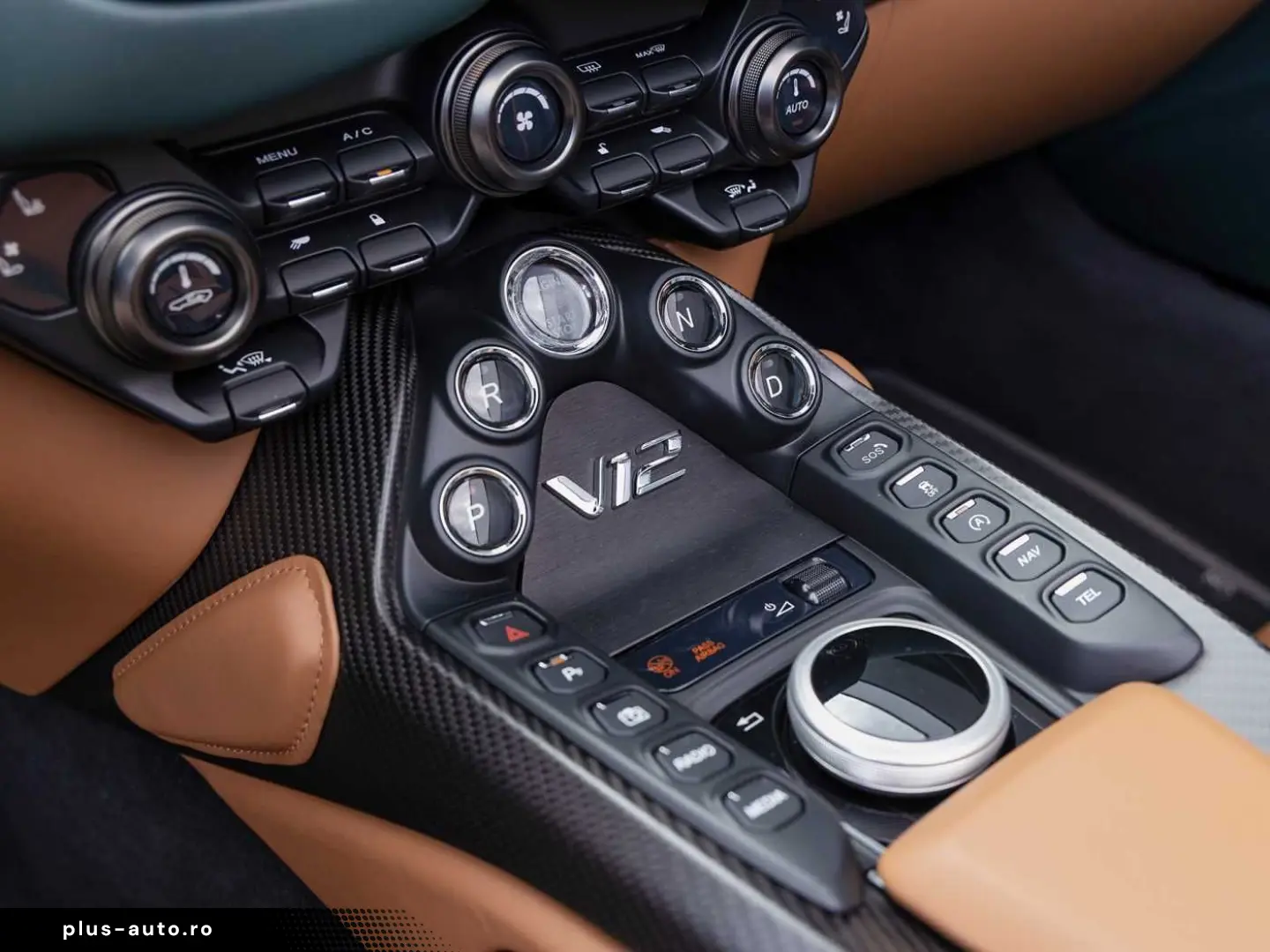 ASTON MARTIN V12 Vantage Roadster -Racing Green-