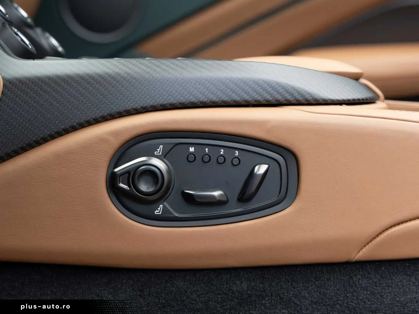 ASTON MARTIN V12 Vantage Roadster -Racing Green-