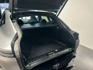 ASTON MARTIN DBX707-Aluminite Silver-Standheizung-Leder