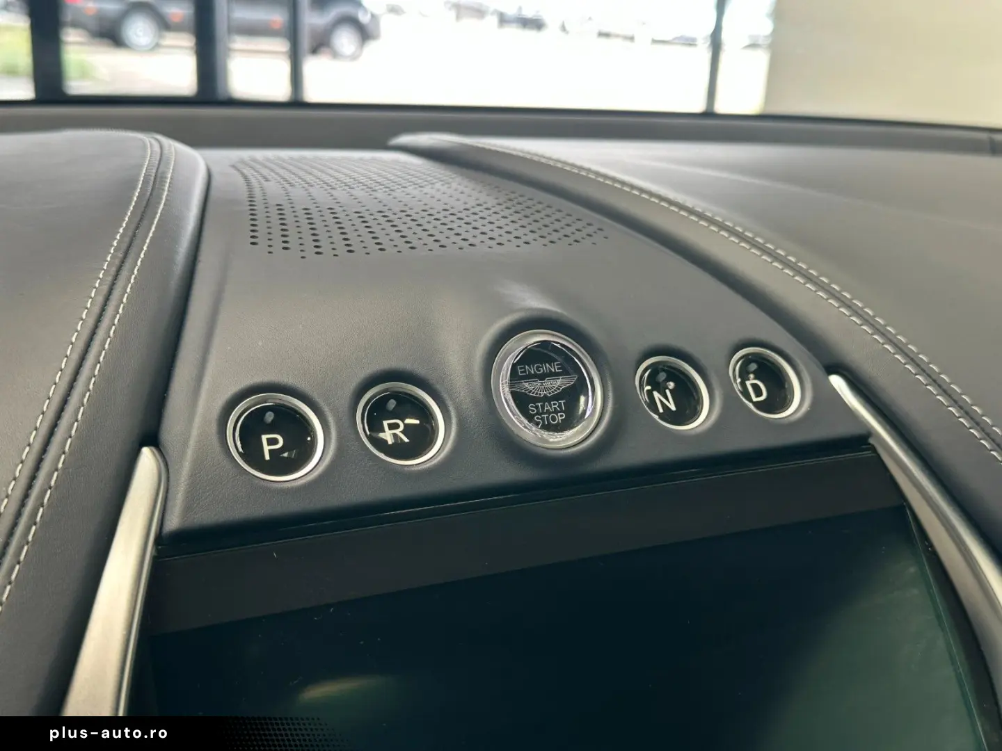 ASTON MARTIN DBX707-Aluminite Silver-Standheizung-Leder