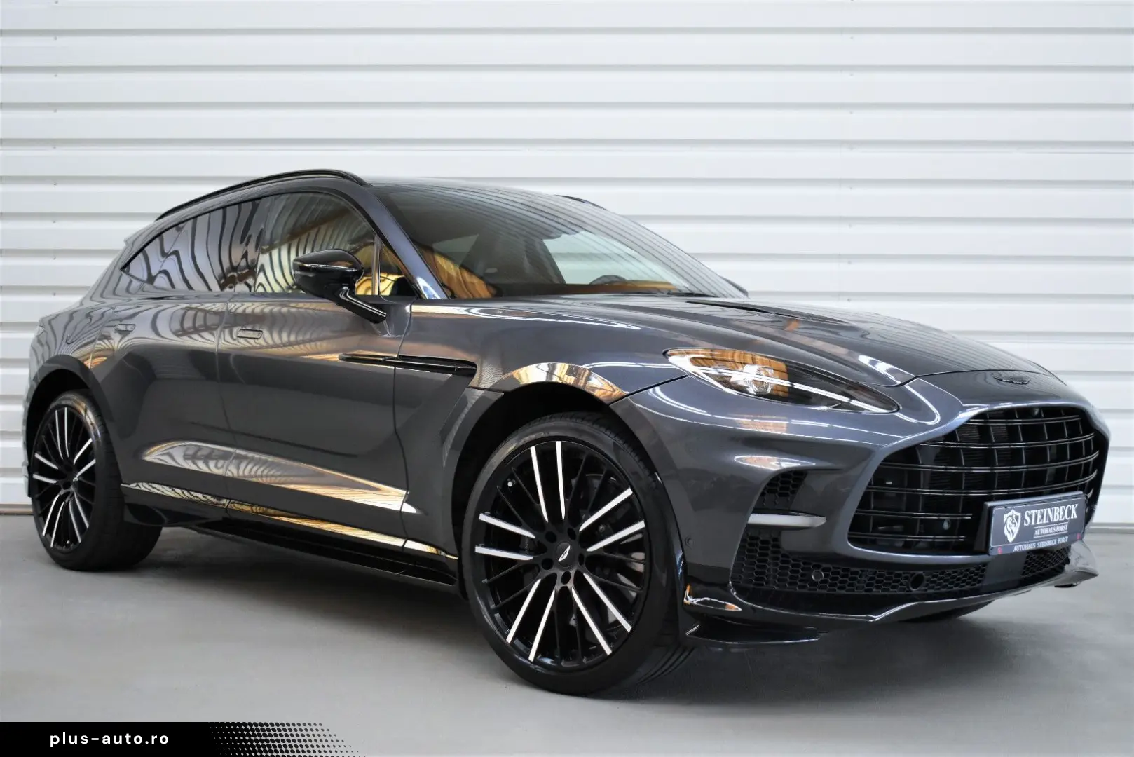 ASTON MARTIN DBX707 4.0 V8 Totwinkel 360
