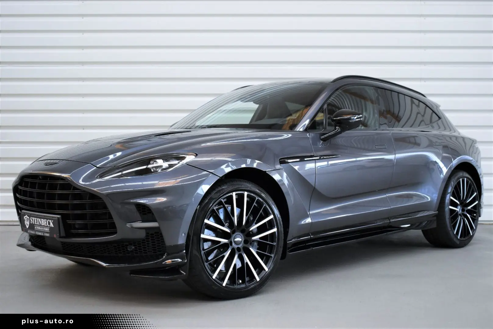 ASTON MARTIN DBX707 4.0 V8 Totwinkel 360