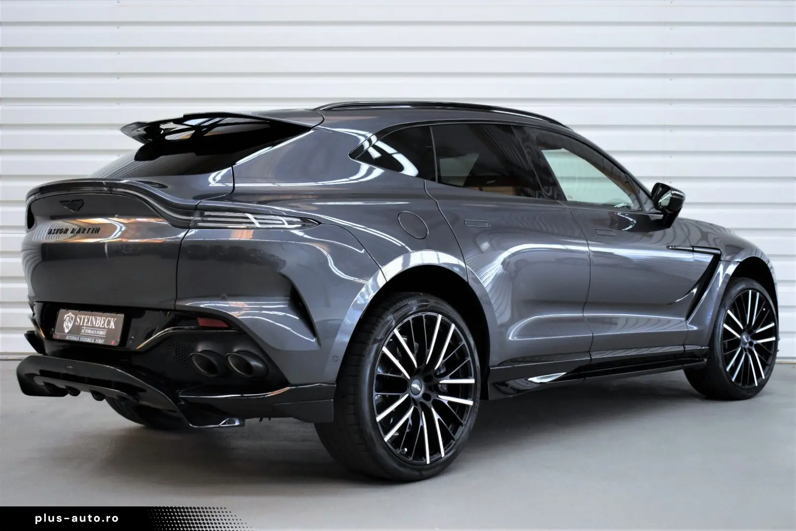 ASTON MARTIN DBX707 4.0 V8 Totwinkel 360