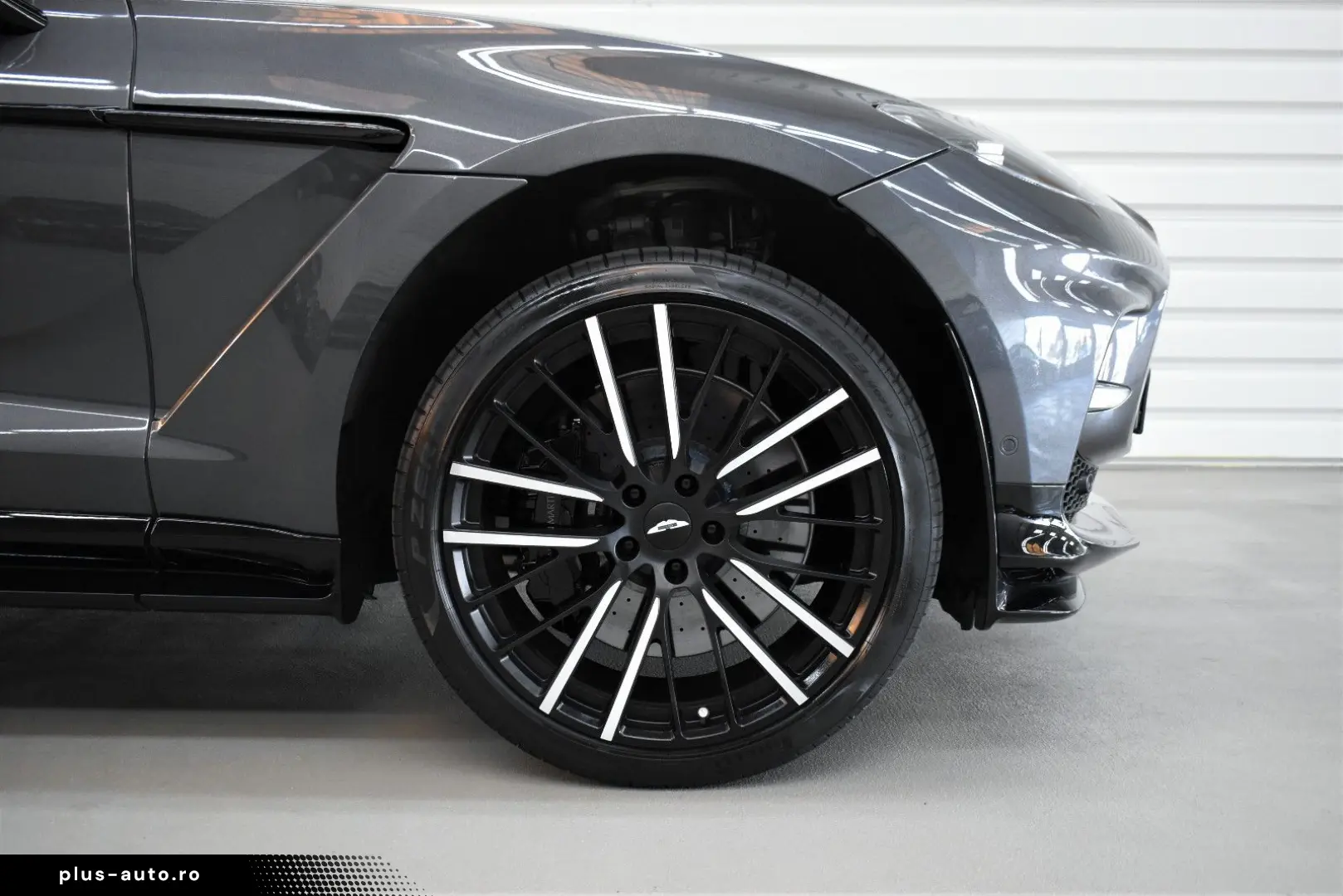 ASTON MARTIN DBX707 4.0 V8 Totwinkel 360