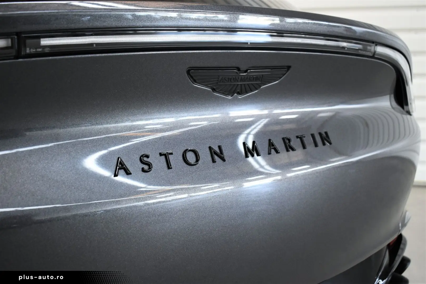 ASTON MARTIN DBX707 4.0 V8 Totwinkel 360